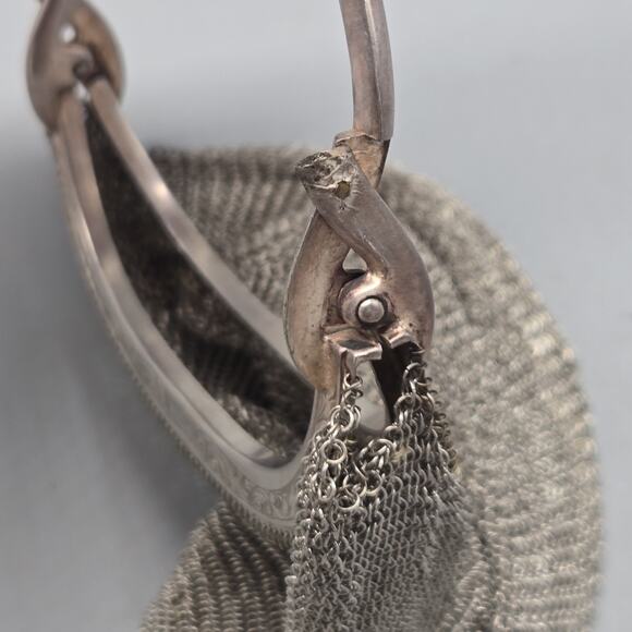 Antique Mesh Purse – Hinged Frame, Engraved Design Likely German Silver Unmarked - Picture 9 of 13